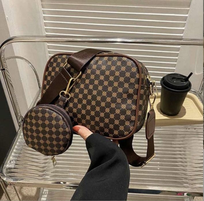 Продам жіночу сумку через плече з міні-гаманцем