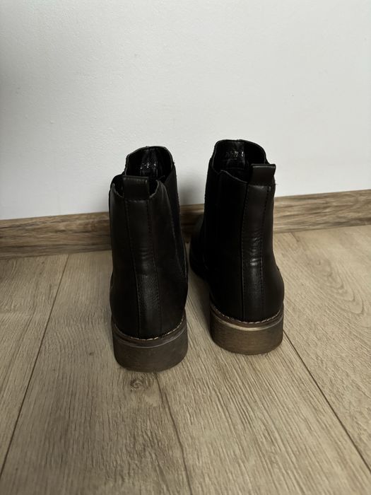 Damskie czarne botki