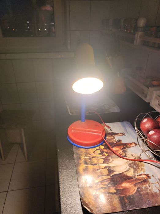 Lampka biurkowa kolorowa