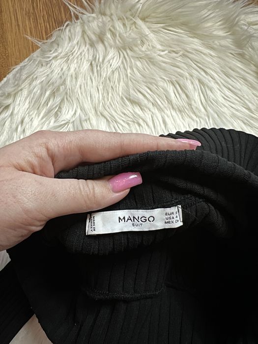Сукня з відкритими плечима Mango