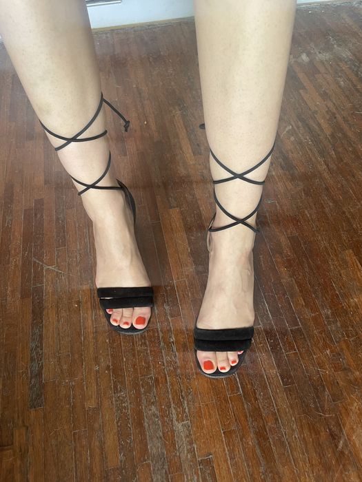 Piękne zamszowe sandały Alohas z wysokim wiązaniem