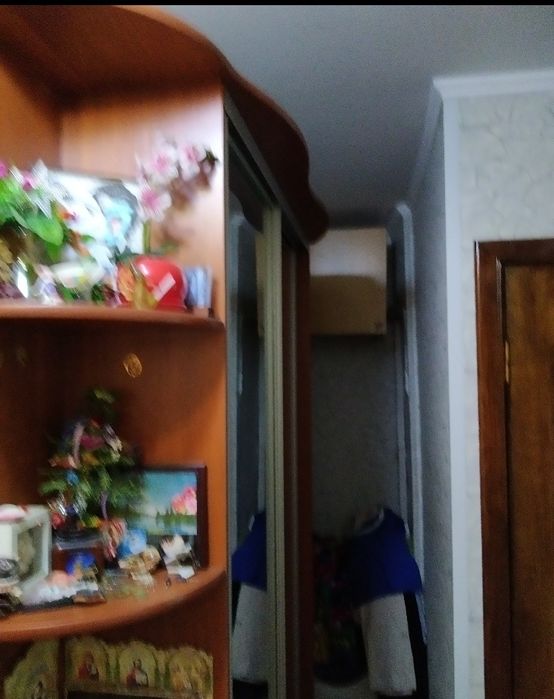 Частина в 2х кімнатній квартирі.(Право власності)