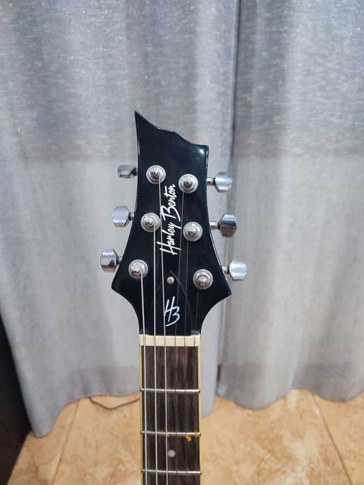 Guitarra elétrica Harley Benton mais Combo.
