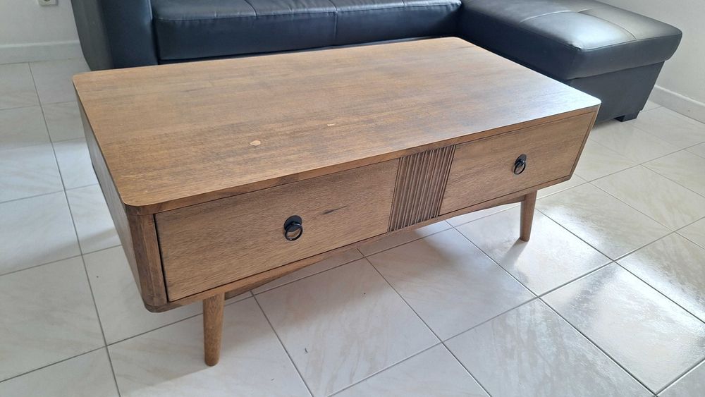 Mesa de centro Gato Preto com duas gavetas