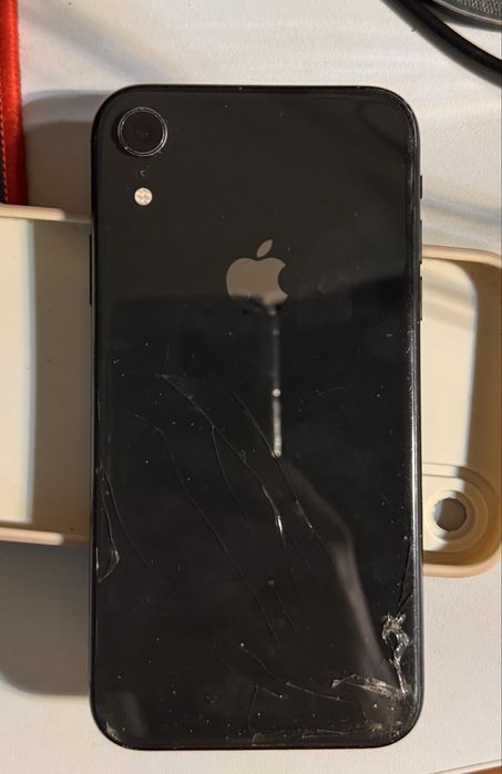 iphone xr разбитый - купить телефоны и аксессуары - Цена на OLX.ua