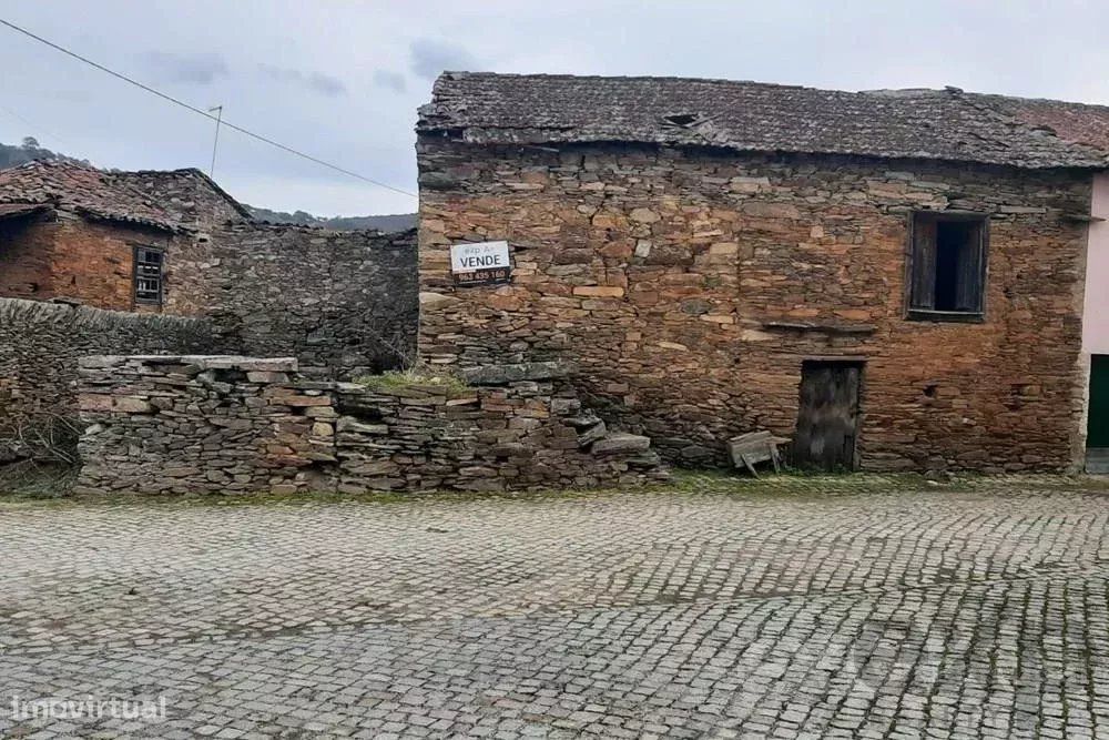 Casa de pedra em São Salvador, Mirandela