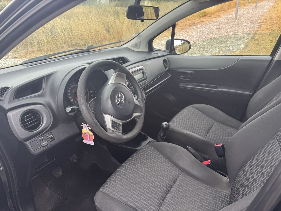 Toyota Yaris 1.0 VVT-i Confort (2012)