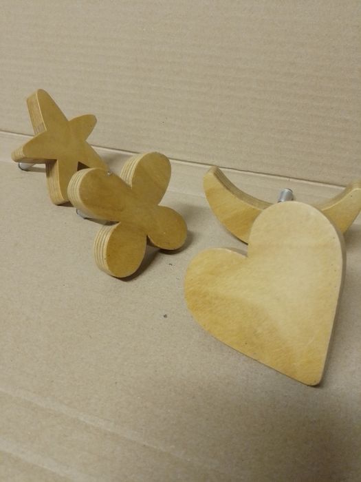 Conjunto de puxadores para móveis de criança