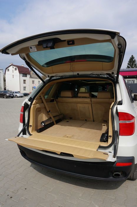 BMW X5 E70 3.0si AT