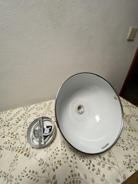 Candeeiro branco novo