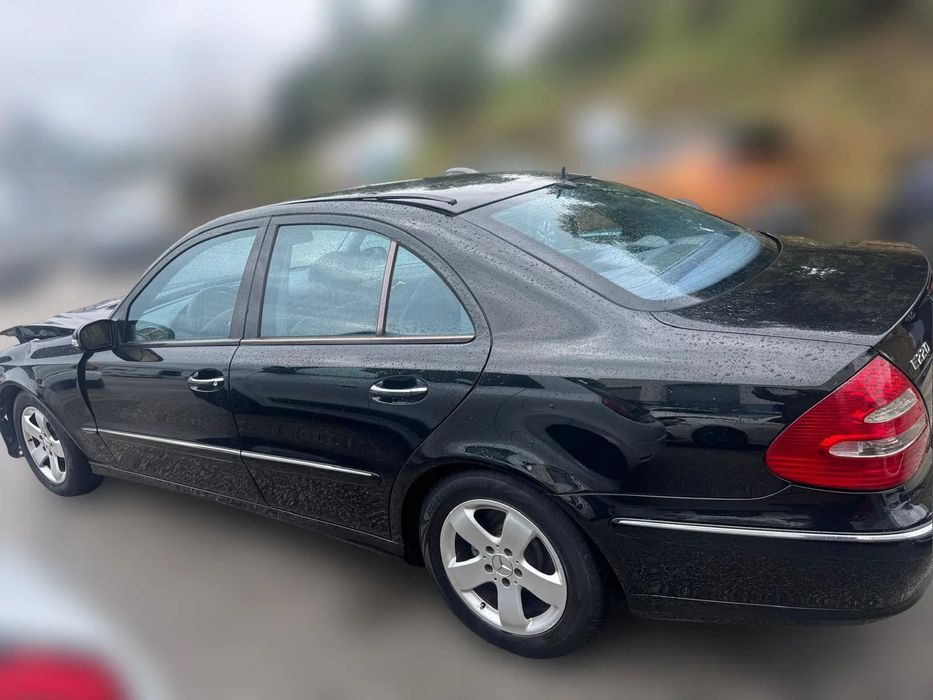 Mercedes W211 E220 CDI de 2002 para peças