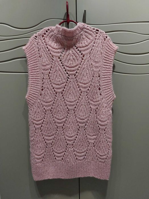 Rozpinany bezrękawnik damski