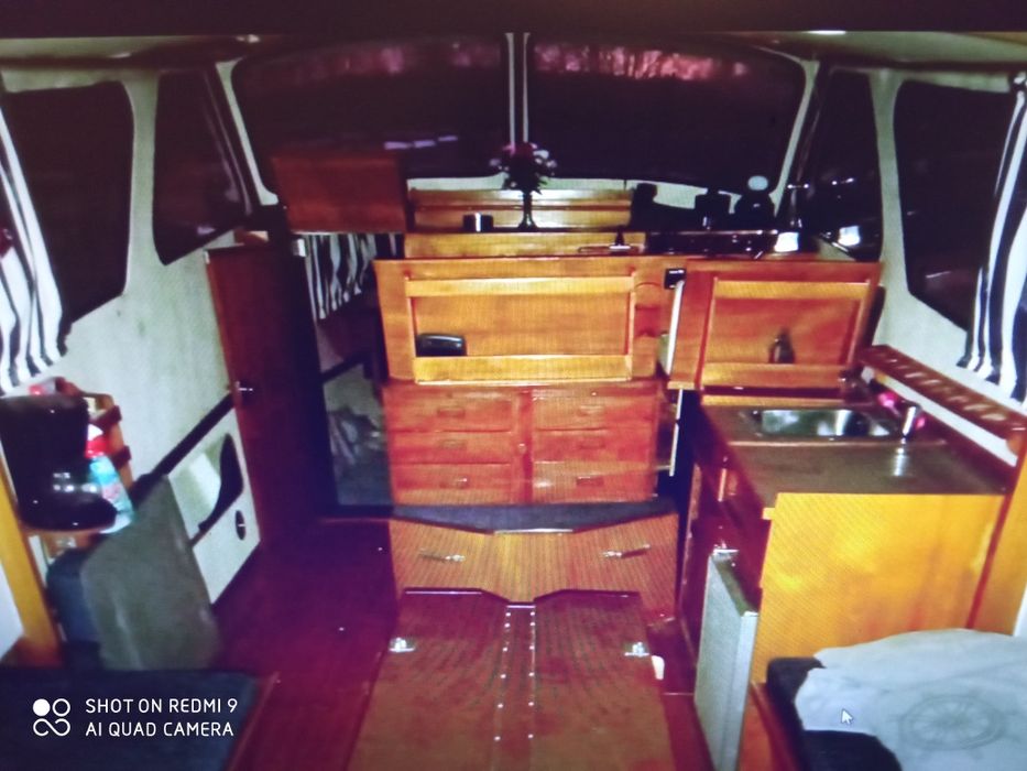 Łódź jacht motorowy cabina
