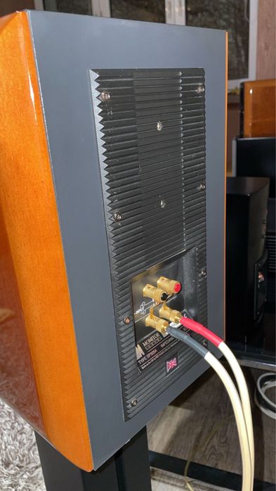Kolumny KEF RDM Two Reference biały kruk