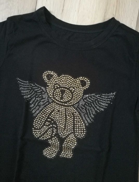 Bluzka z aplikacją ze sztrasowych koralików