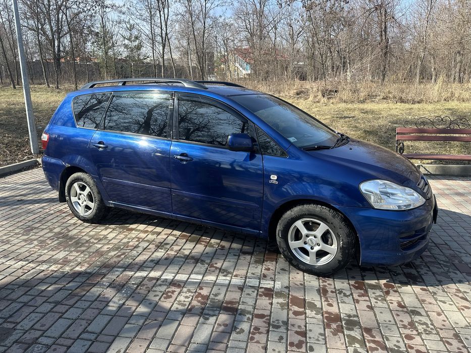 Продам тойота авесис версо