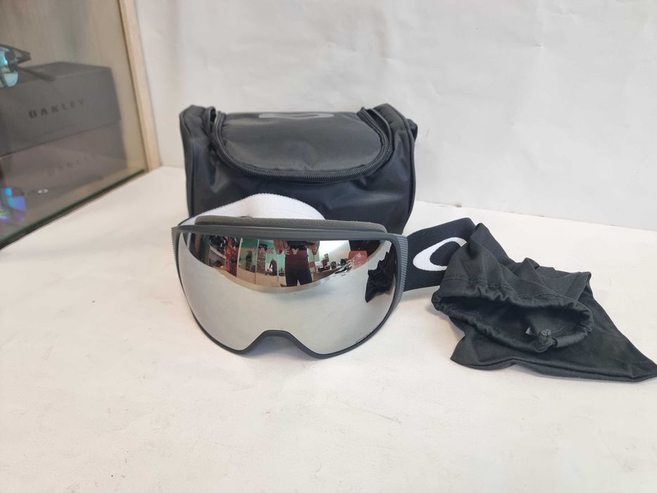 Гірськолижна маска окуляри очки Oakley Flight Tracker M L XM XL різні
