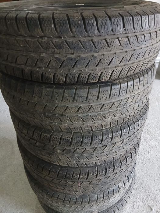 6 Pneus 195/75R16 C Continental