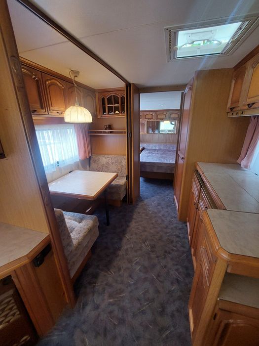 Караван  кемпінги, прицеп дача  будинок на колесах