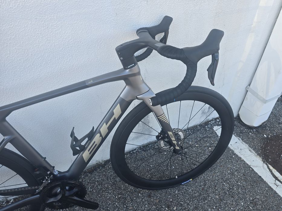 Bh carbono di2 12v rodas e guiador carbono