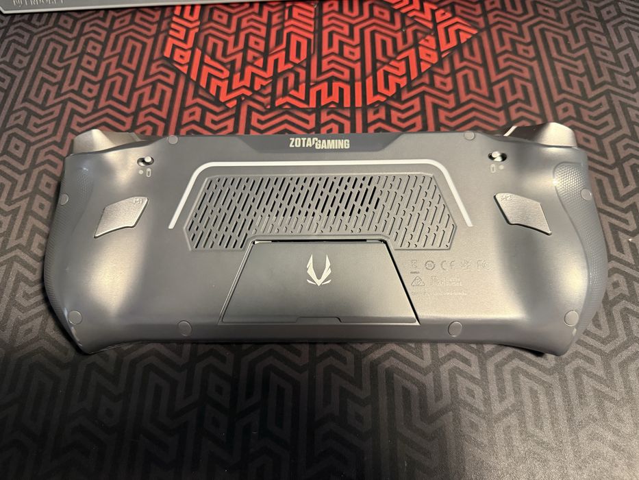 Zotac Gaming ZONE + pokrowiec