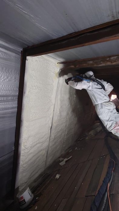 PM PUR izolacje natryskowe poddaszy pianą poliuretanową
