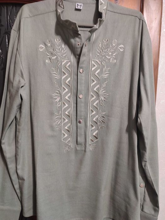 Вишиванка чоловіча колір хакі ,зелений,повністю льон