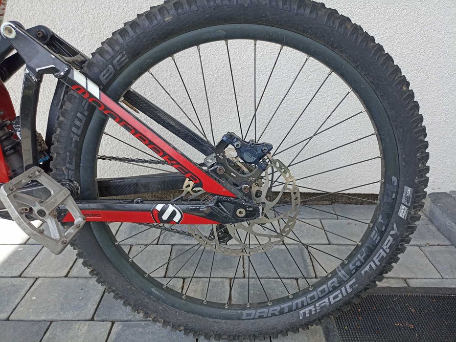 Rower zjazdowy typu Full Mondraker Summum Pro