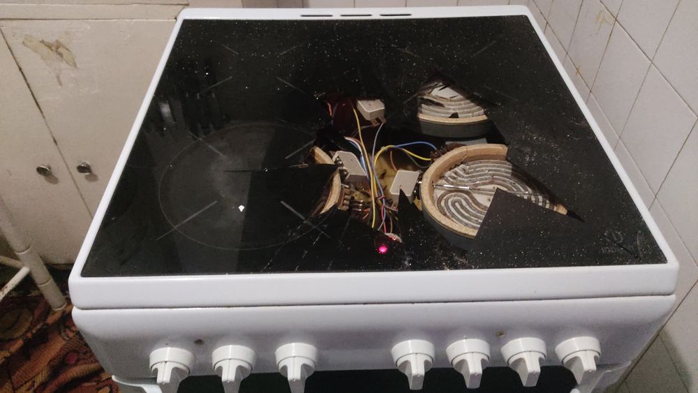 Fogão com vidro partido