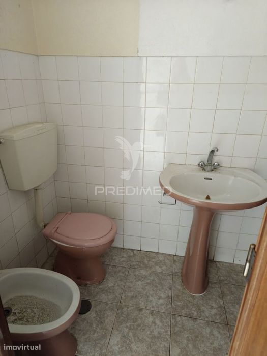 Apartamento T4 no Bairro dos Assentos
