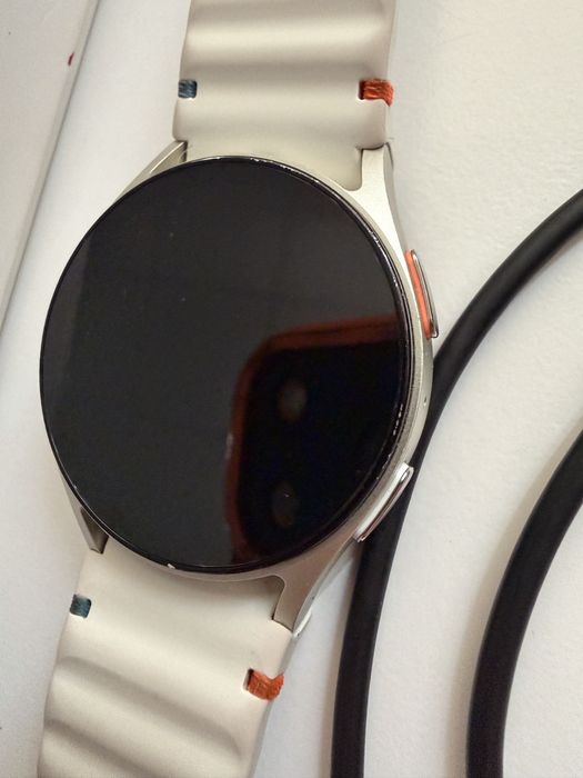 Zegarek Galaxy Watch 7 LTE GPS  WiFi