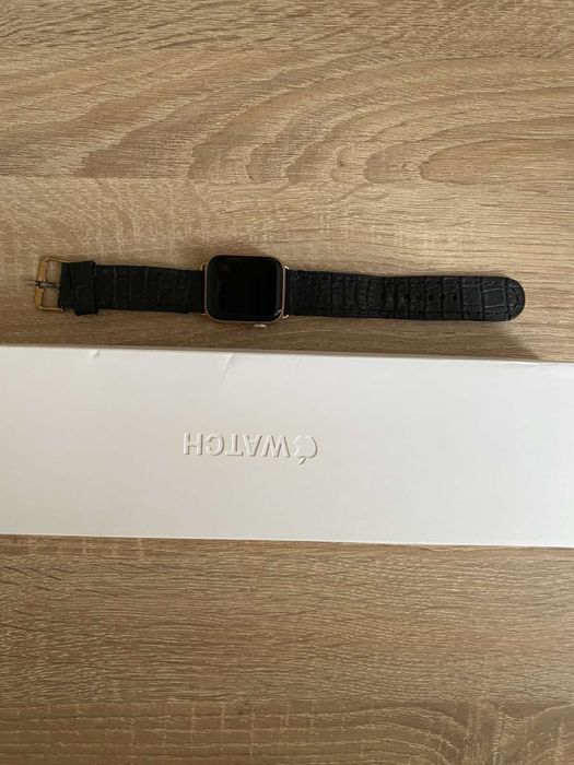 Продам Apple Watch 5 серии 40 мм