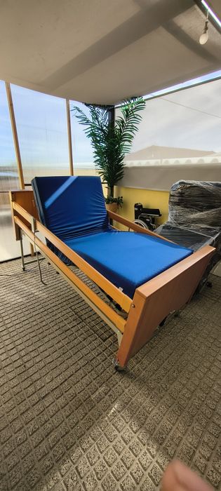 Cama articulada elétrica e elevatória hospitalar