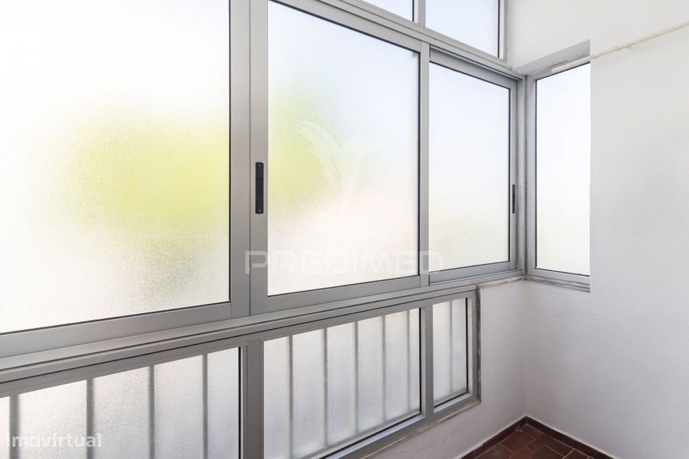 Apartamento T2 com 2 Marquises ,4 Caminhos em Setúbal.