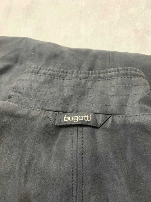 Курточка Bugatti