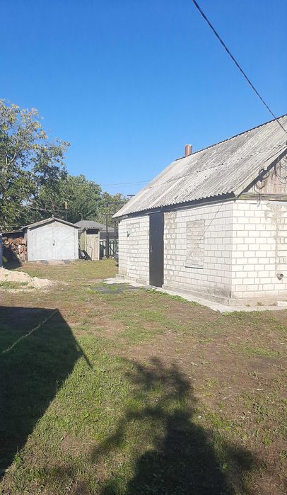 Будинок в с.Хрещатик, з ділянкою під будівництво