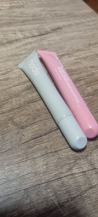 Dwa nowe błyszczyki rhode Bieber peptide lip tint