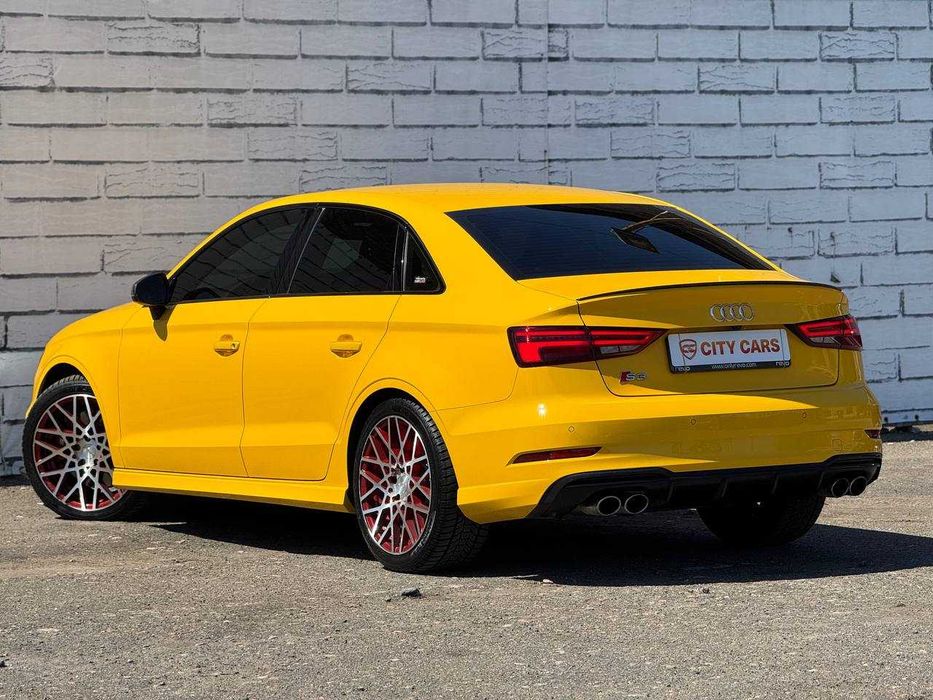 Audi S3 (офіційна)