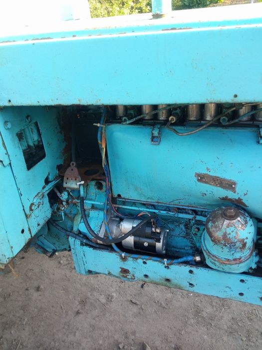 Продам трактор Т-40 повністю робочий.Без документів . Гаражне зберіган