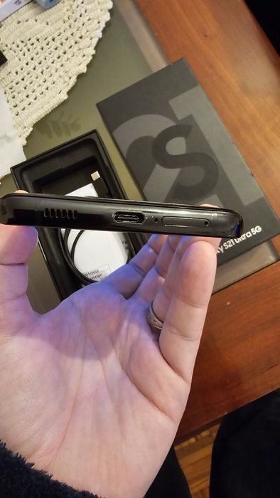 S21 Ultra 5G – 256GB / 12GB RAM + Extras