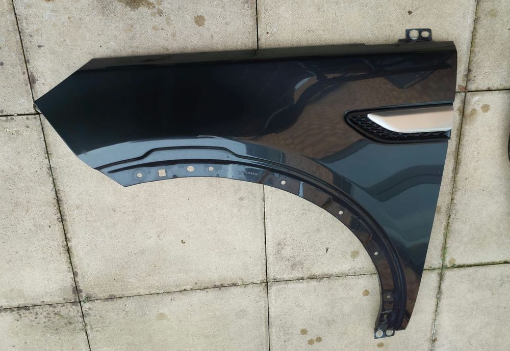 Переднє ліве крило Land Rover DISCOVERY SPORT L550 14-19