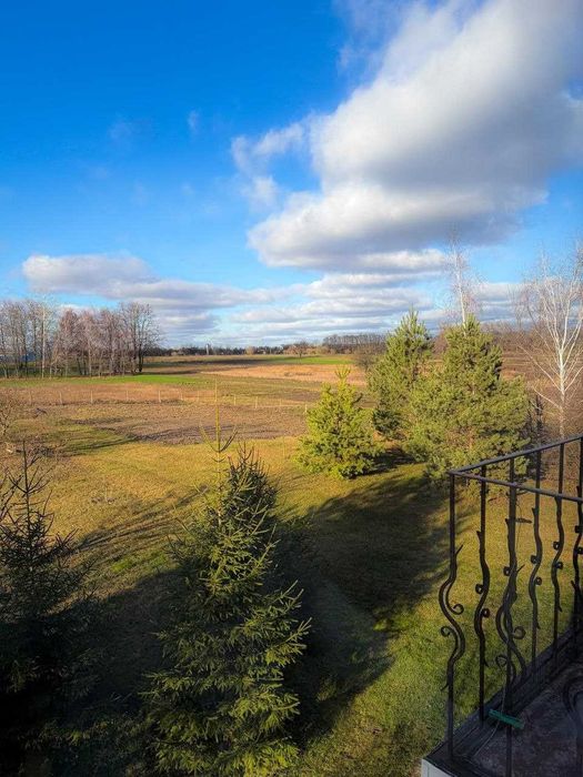 Продається 2-поверховий будинок, 200 м2, 47 соток, с. Гостролуччя