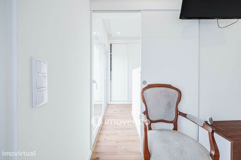 Moradia T3+1 moderna e exclusiva, com garagem e jardim, em Porto Salvo