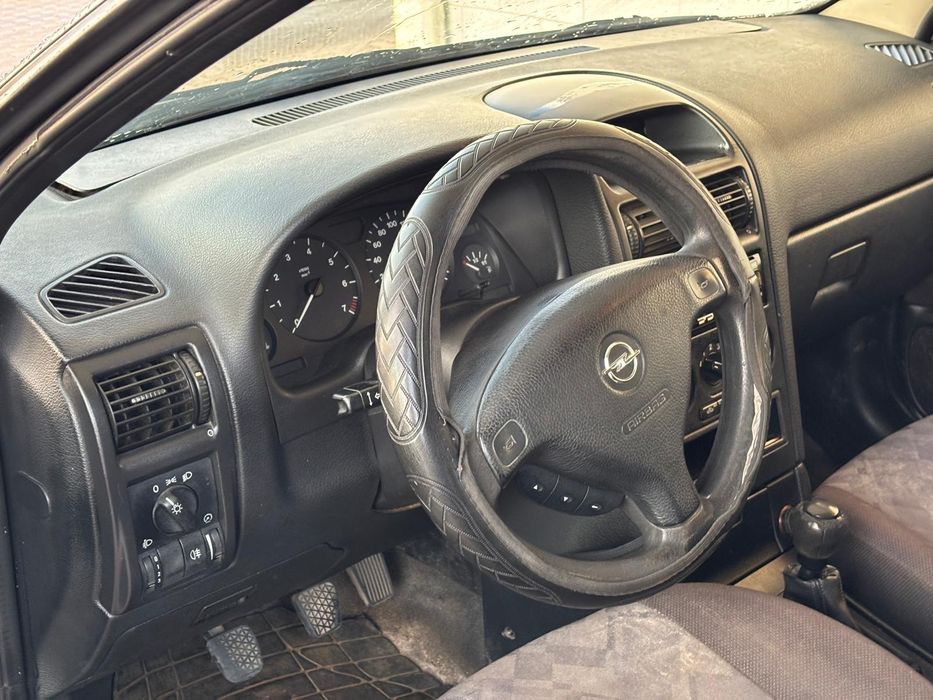 Opel Astra Preto 2000 — photo 3