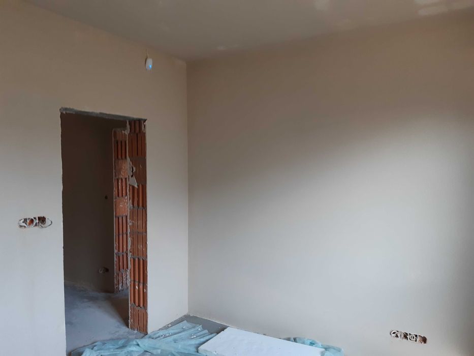 TYNKI MASZYNOWE gipsowe / cementowo-wapienne, gładzie