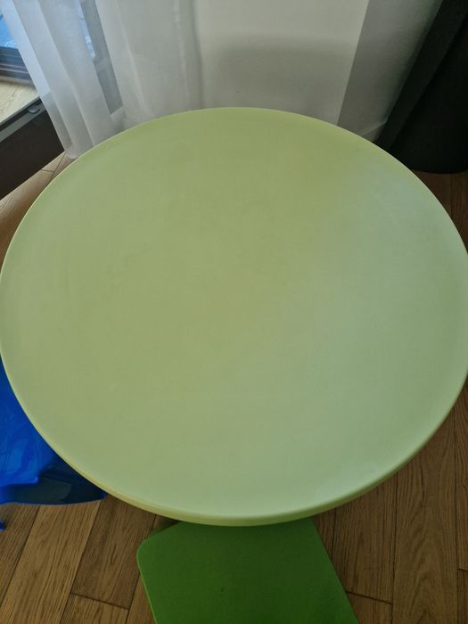 Stolik mamut ikea + krzesełka