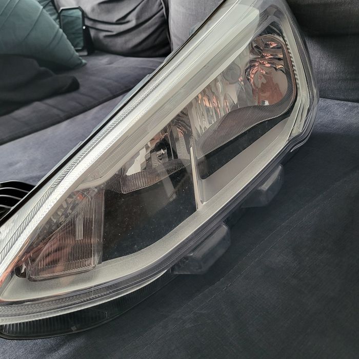Lampa ford focus  mk 4 Lewa 2019 rok
