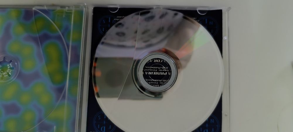 Dolphin CD Case. Damaged CD426289904464046086