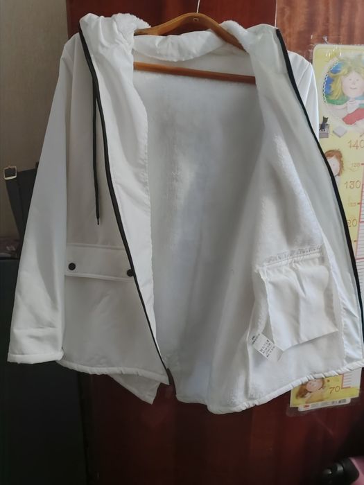 Жіноча куртка демісезонна