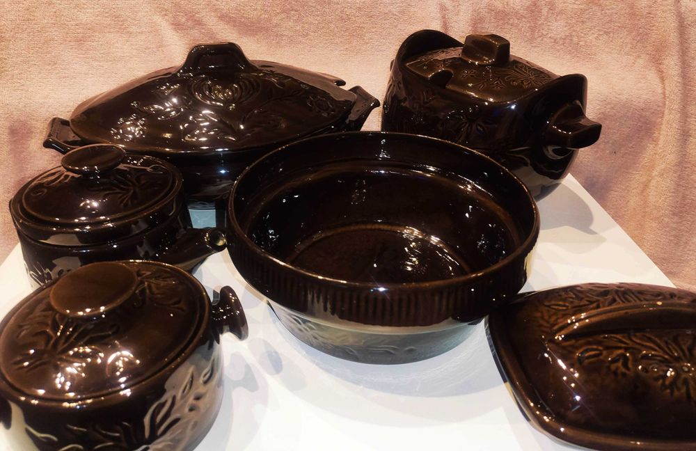 Zestaw 6 glinianych naczyń PRL